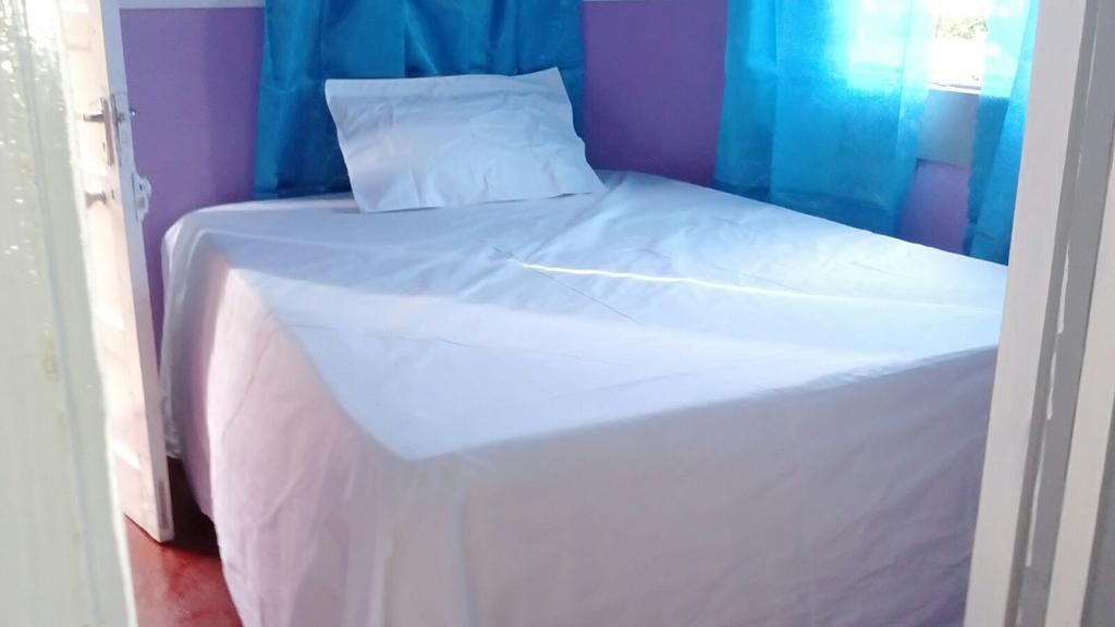 Jay'S Guest House Epping Farm Екстериор снимка